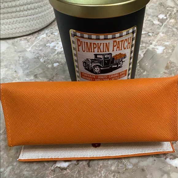 🏵 Tory Burch Authentic Soft Sunglasses Case 🏵 - Picture 7 of 9